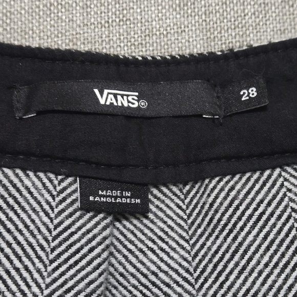 VANS Black White Houndstooth Plaid Pleated Mini Skirt Size 28 - Picture 7 of 10